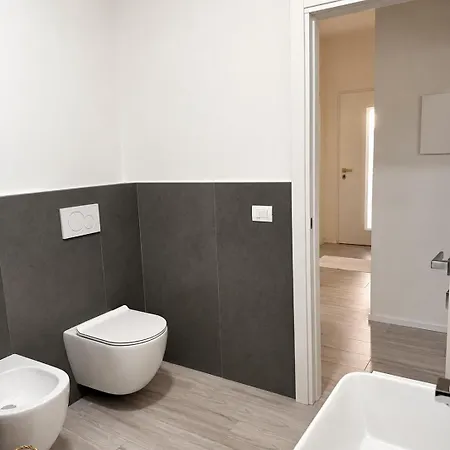 Seicuori - 2 Camere, 2 Bagni, Parcheggio * Падуя